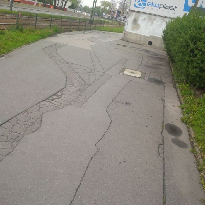 Kraków. Ciąg pieszo-rowerowy ul. Kapelanka