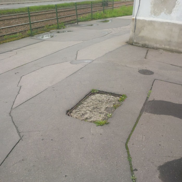 Kraków. Ciąg pieszo-rowerowy ul. Kapelanka