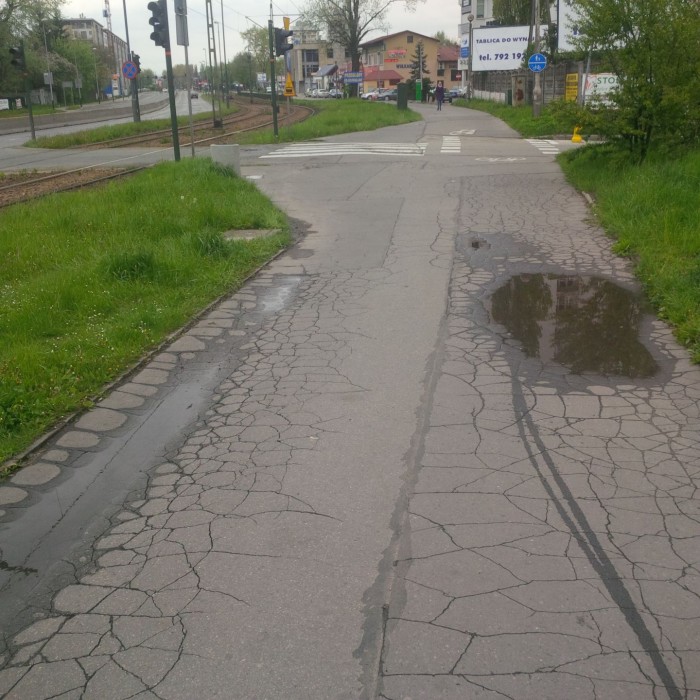 Kraków. Ciąg pieszo-rowerowy ul. Kapelanka