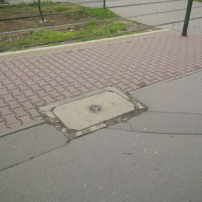 Kraków. Ciąg pieszo-rowerowy ul. Kapelanka