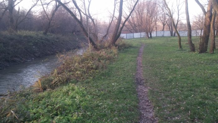 Park rzeczny Wilga z zagrodzoną drogą dla rowerów (23.11.2017)